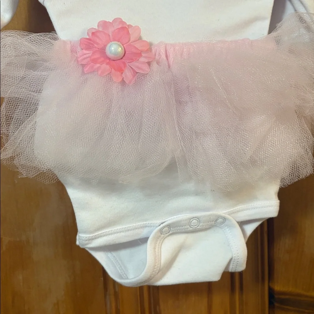 Glitz Kids White Newborn Onesie - Handmade - Detached Tutu - Pink Hat